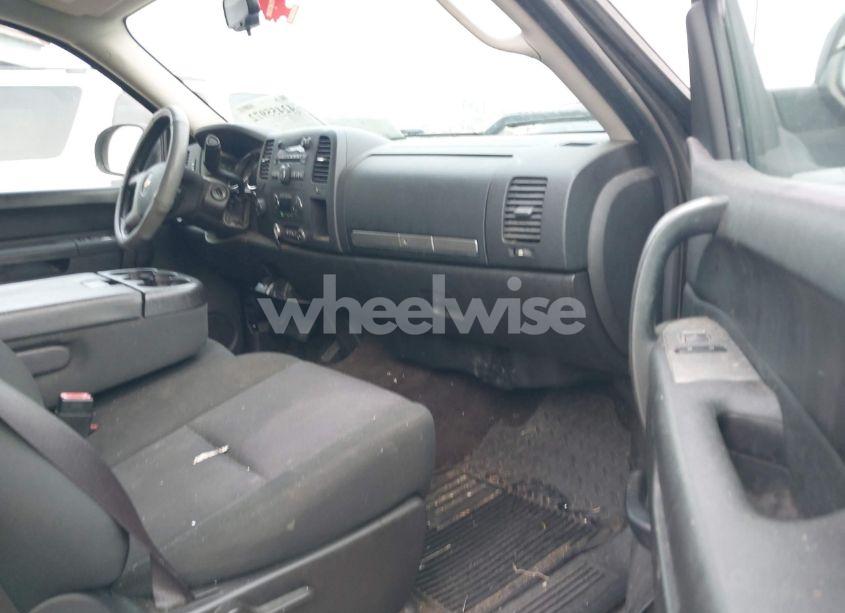 Photo 5 of 2013 Chevrolet Silverado 1500 LT (VIN 1GCRKSE76DZ119790)