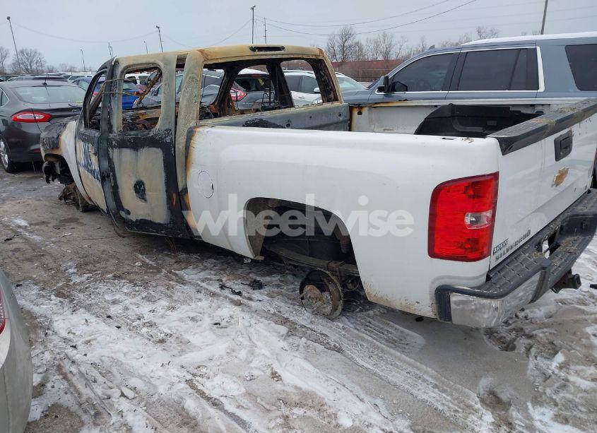 Photo 3 of 2013 Chevrolet Silverado 1500 LT (VIN 1GCRKSE76DZ123354)