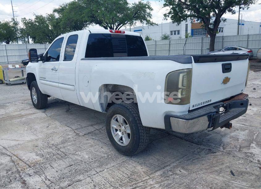 Photo 3 of 2013 Chevrolet Silverado 1500 LT (VIN 1GCRKSE76DZ168195)