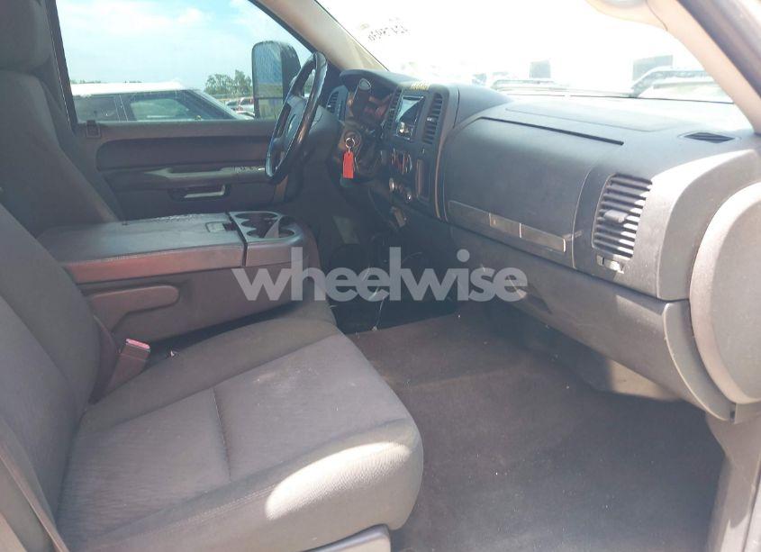 Photo 5 of 2013 Chevrolet Silverado 1500 LT (VIN 1GCRKSE76DZ168195)
