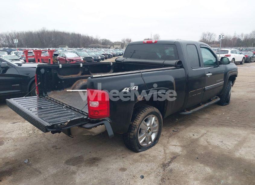 Photo 4 of 2013 Chevrolet Silverado 1500 LT (VIN 1GCRKSE76DZ192447)