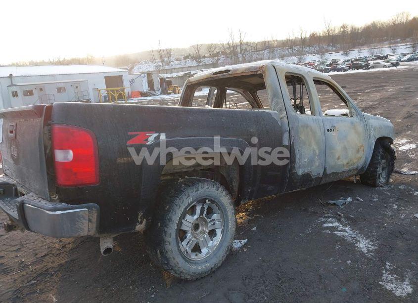 Photo 4 of 2013 Chevrolet Silverado 1500 LT (VIN 1GCRKSE76DZ200479)
