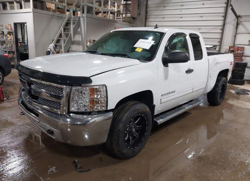 Photo 2 of 2013 Chevrolet Silverado 1500 LT (VIN 1GCRKSE76DZ207397)