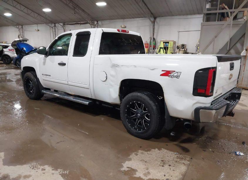 Photo 3 of 2013 Chevrolet Silverado 1500 LT (VIN 1GCRKSE76DZ207397)