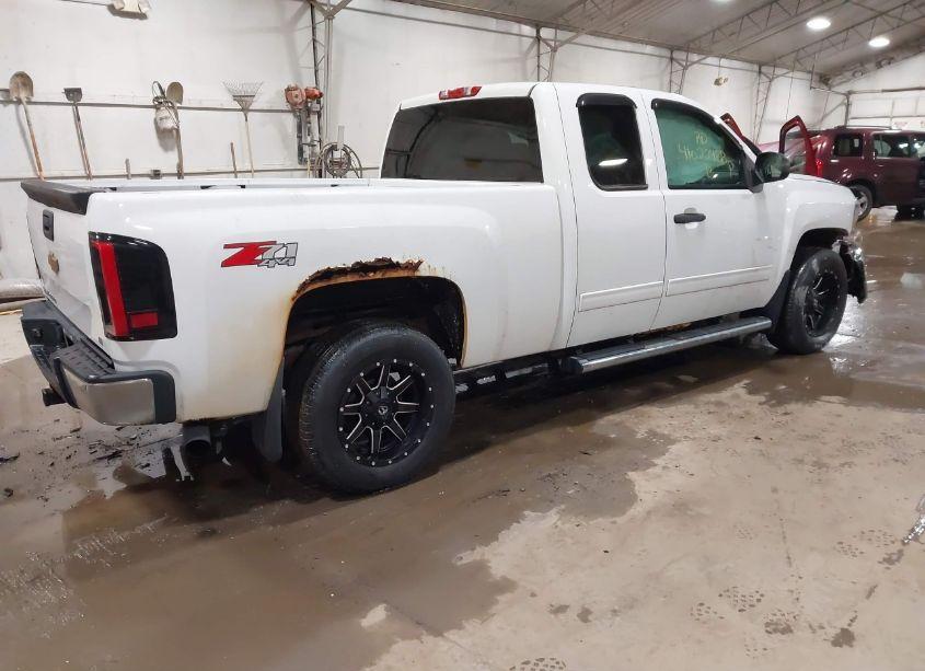 Photo 4 of 2013 Chevrolet Silverado 1500 LT (VIN 1GCRKSE76DZ207397)