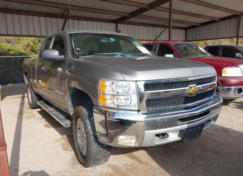 2013 Chevrolet Silverado 1500 LT (VIN 1GCRKSE76DZ268667) main photo