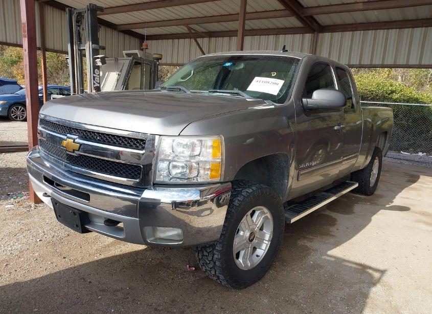 Photo 2 of 2013 Chevrolet Silverado 1500 LT (VIN 1GCRKSE76DZ268667)