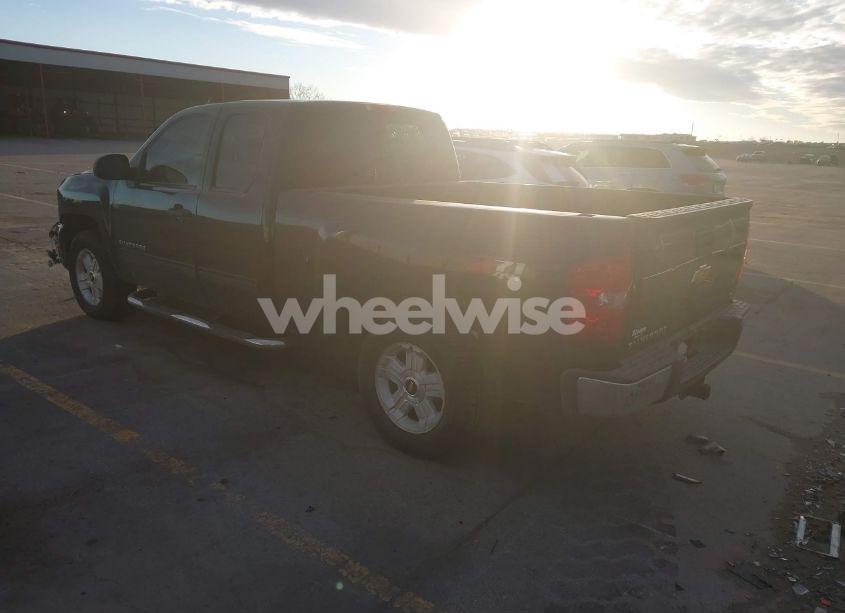 Photo 3 of 2013 Chevrolet Silverado 1500 LT (VIN 1GCRKSE76DZ305443)