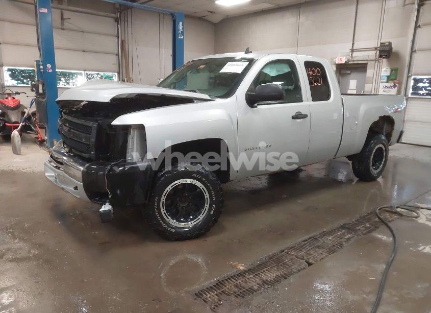 Photo 2 of 2013 Chevrolet Silverado 1500 LT (VIN 1GCRKSE76DZ361186)