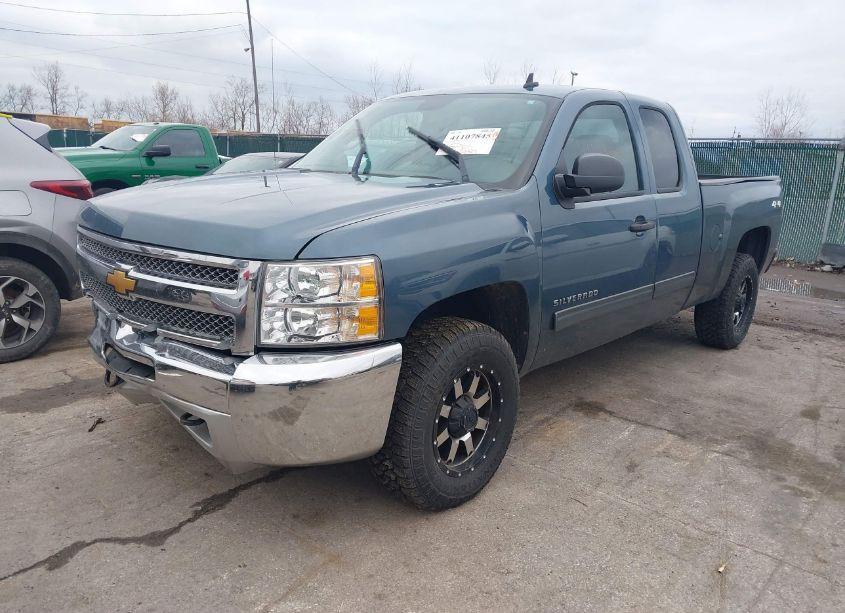 Photo 2 of 2013 Chevrolet Silverado 1500 LT (VIN 1GCRKSE77DZ228551)
