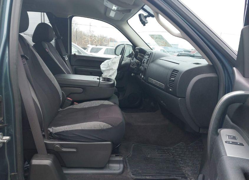 Photo 5 of 2013 Chevrolet Silverado 1500 LT (VIN 1GCRKSE77DZ228551)