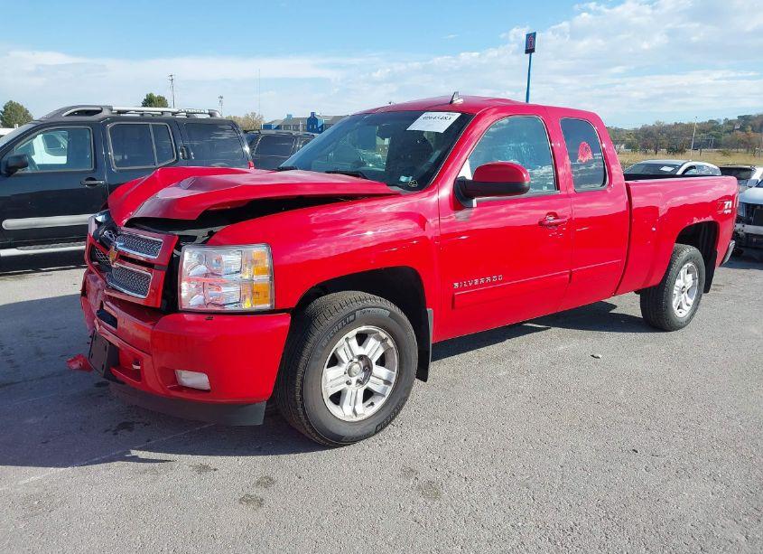Photo 2 of 2013 Chevrolet Silverado 1500 LT (VIN 1GCRKSE77DZ308724)