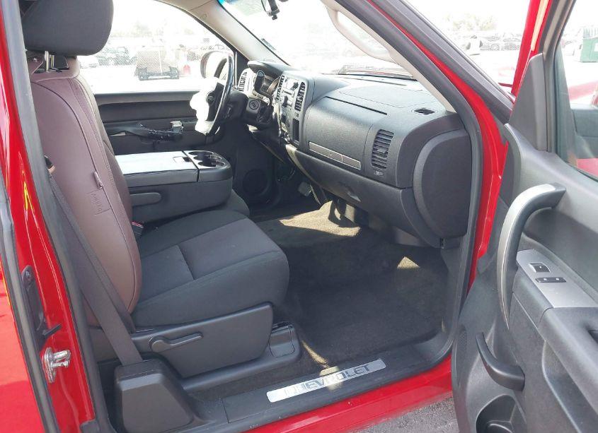 Photo 5 of 2013 Chevrolet Silverado 1500 LT (VIN 1GCRKSE77DZ308724)