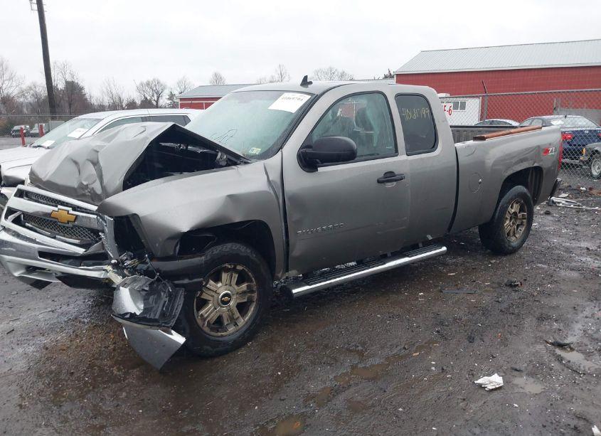 Photo 2 of 2013 Chevrolet Silverado 1500 LT (VIN 1GCRKSE77DZ349595)