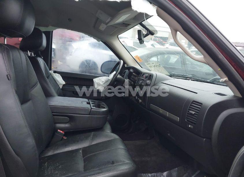 Photo 5 of 2013 Chevrolet Silverado 1500 LT (VIN 1GCRKSE77DZ397548)
