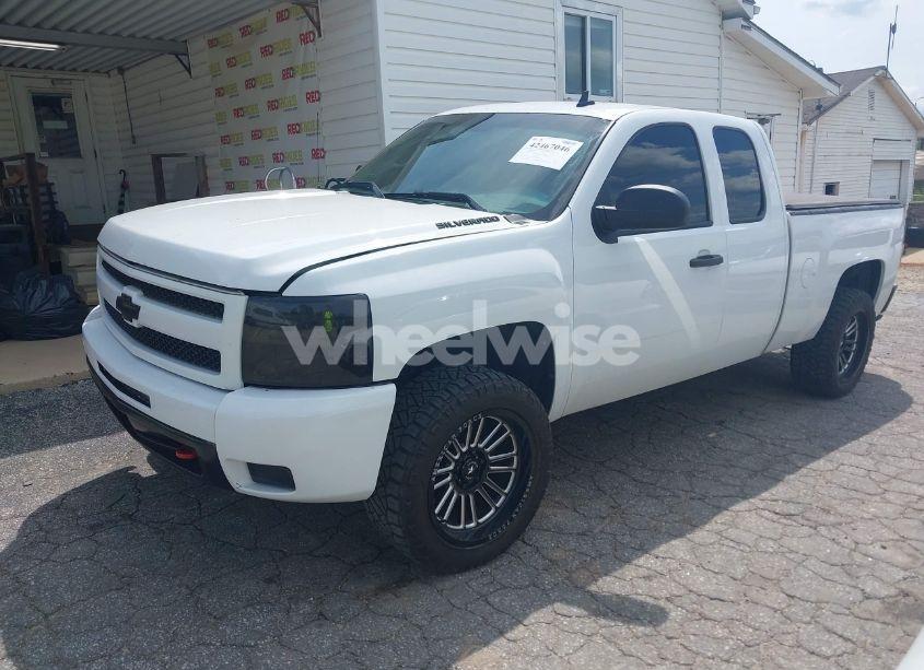 Photo 2 of 2012 Chevrolet Silverado 1500 LT (VIN 1GCRKSE78CZ233532)