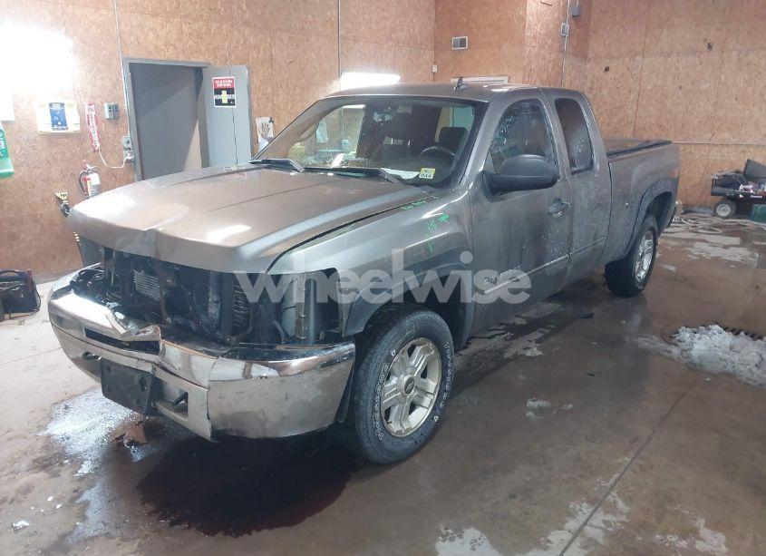Photo 2 of 2013 Chevrolet Silverado 1500 LT (VIN 1GCRKSE78DZ243916)