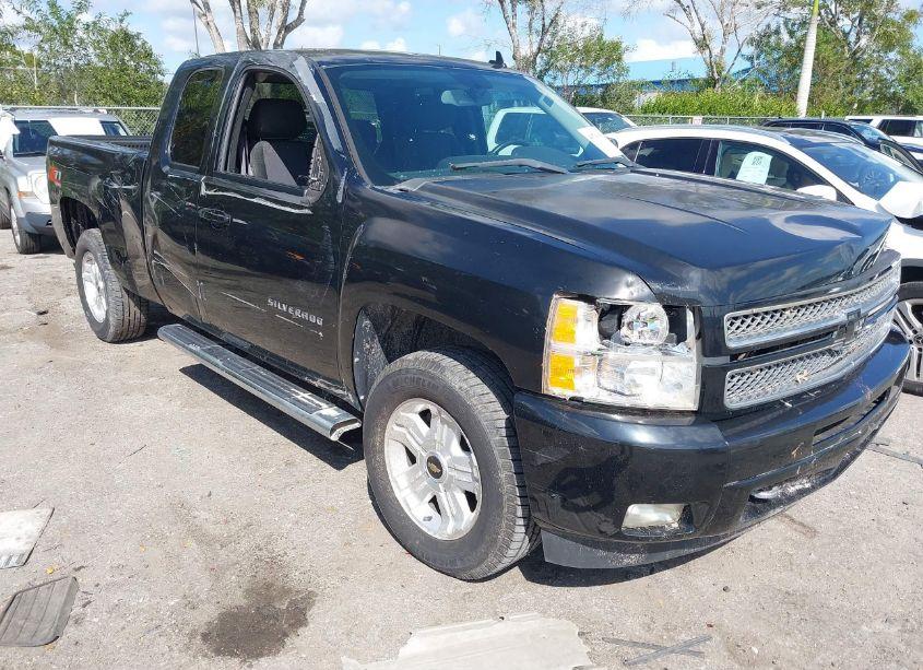 2013 Chevrolet Silverado 1500 LT (VIN 1GCRKSE78DZ245861) main photo