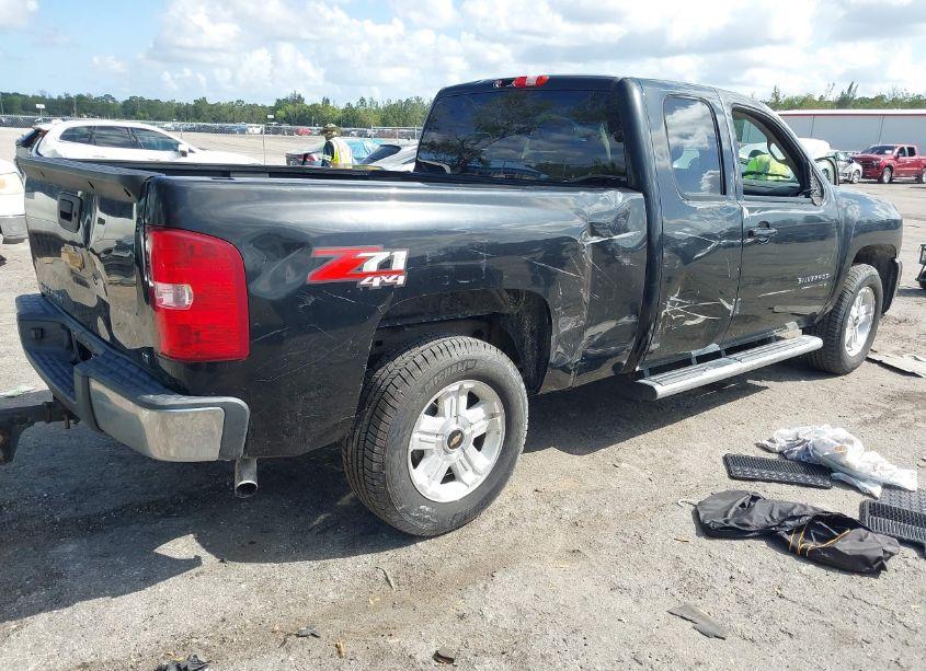Photo 4 of 2013 Chevrolet Silverado 1500 LT (VIN 1GCRKSE78DZ245861)