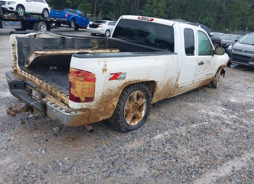 Photo 4 of 2013 Chevrolet Silverado 1500 LT (VIN 1GCRKSE78DZ247092)