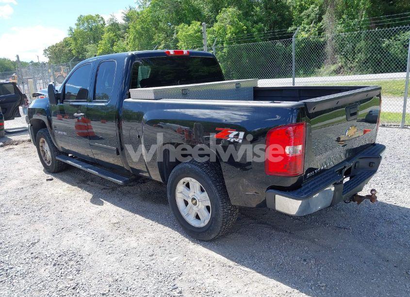 Photo 3 of 2013 Chevrolet Silverado 1500 LT (VIN 1GCRKSE78DZ355826)
