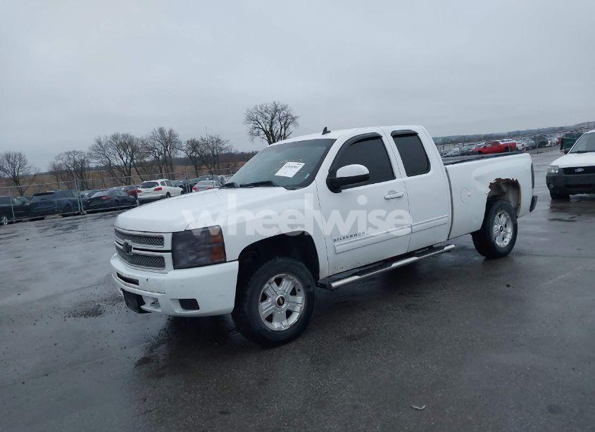 Photo 2 of 2012 Chevrolet Silverado 1500 LT (VIN 1GCRKSE79CZ131947)
