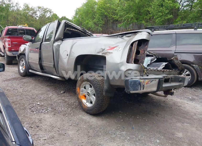 Photo 3 of 2013 Chevrolet Silverado 1500 LT (VIN 1GCRKSE79DZ216692)
