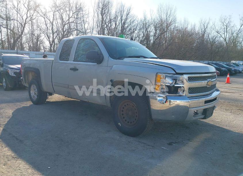 2013 Chevrolet Silverado 1500 LT (VIN 1GCRKSE79DZ276181) main photo