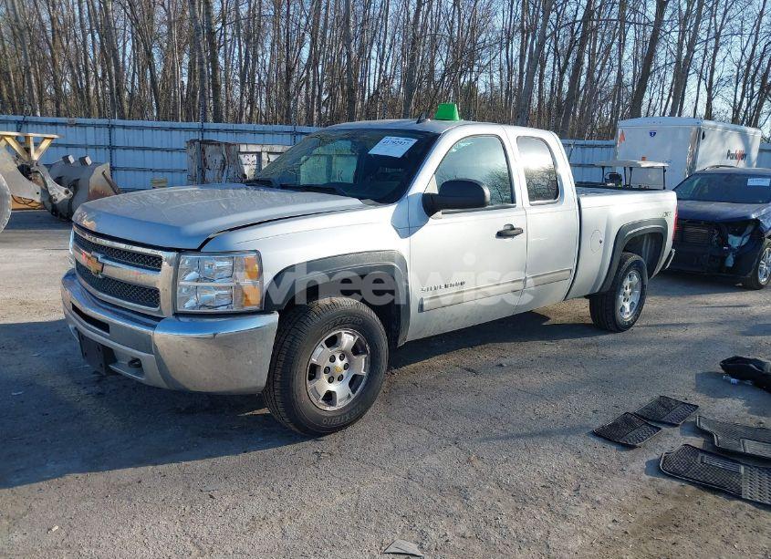 Photo 2 of 2013 Chevrolet Silverado 1500 LT (VIN 1GCRKSE79DZ276181)