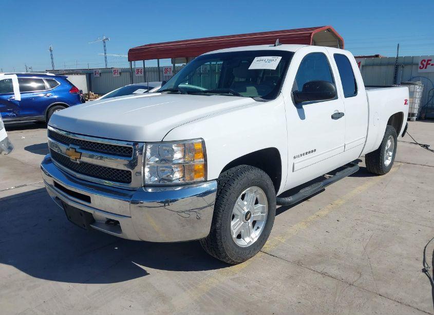 Photo 2 of 2013 Chevrolet Silverado 1500 LT (VIN 1GCRKSE79DZ351221)