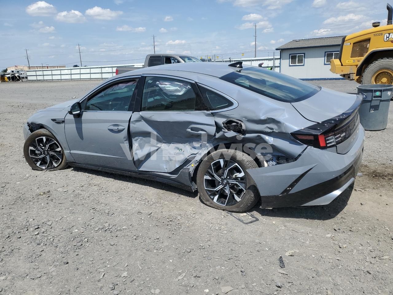 Photo 2 of 2025 HYUNDAI SONATA SEL (VIN 1GCRKSE79DZ379455)
