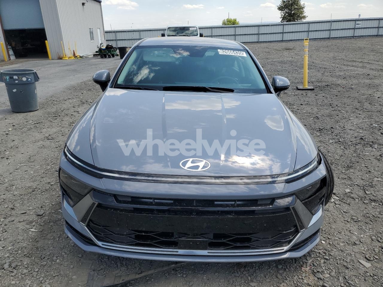 Photo 5 of 2025 HYUNDAI SONATA SEL (VIN 1GCRKSE79DZ379455)