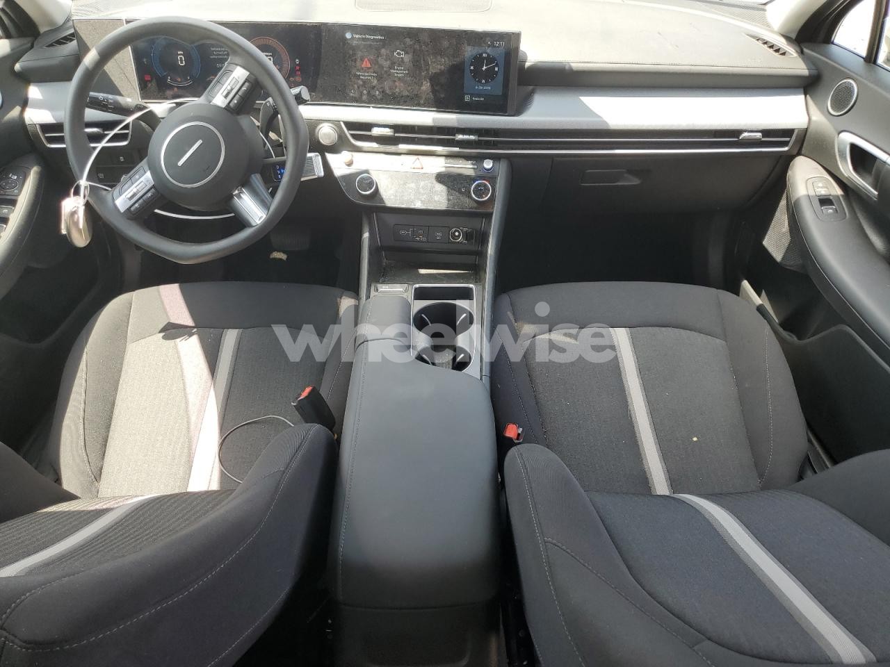 Photo 8 of 2025 HYUNDAI SONATA SEL (VIN 1GCRKSE79DZ379455)