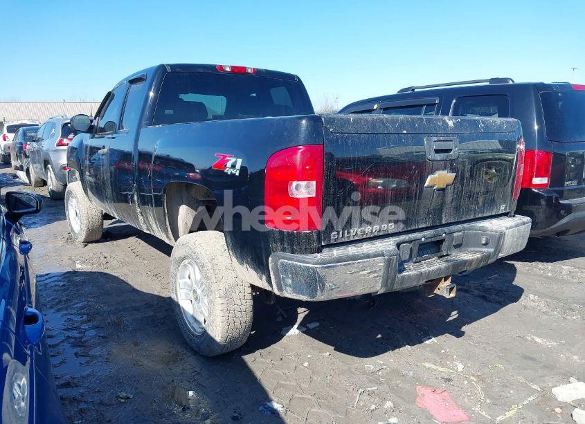 Photo 3 of 2013 Chevrolet Silverado 1500 LT (VIN 1GCRKSE79DZ388978)