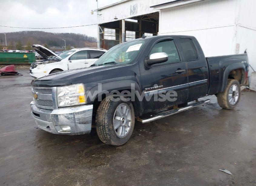 Photo 2 of 2013 Chevrolet Silverado 1500 LT (VIN 1GCRKSE7XDZ175988)