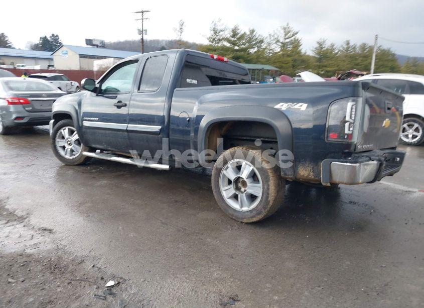 Photo 3 of 2013 Chevrolet Silverado 1500 LT (VIN 1GCRKSE7XDZ175988)