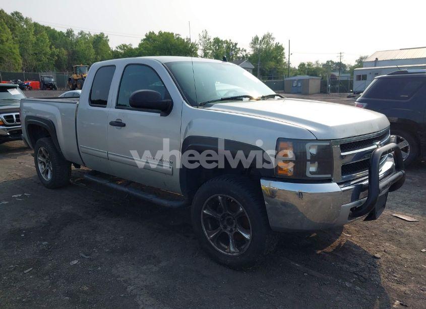2013 Chevrolet Silverado 1500 LT (VIN 1GCRKSE7XDZ208763) main photo