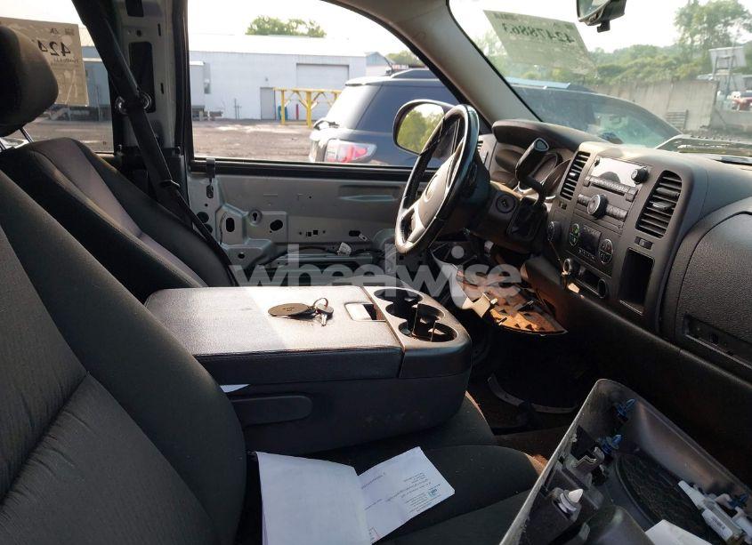 Photo 5 of 2013 Chevrolet Silverado 1500 LT (VIN 1GCRKSE7XDZ208763)