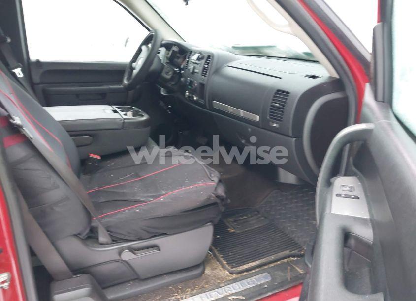 Photo 5 of 2013 Chevrolet Silverado 1500 LT (VIN 1GCRKSE7XDZ370571)