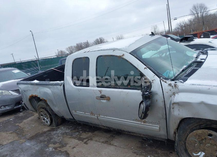 Photo 13 of 2011 Chevrolet Silverado 1500 LT (VIN 1GCRKSEA1BZ162247)