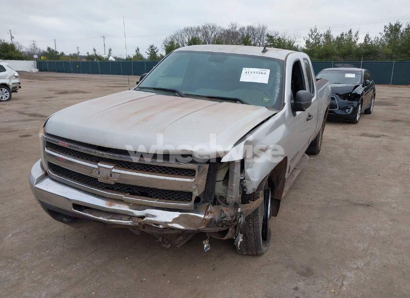 Photo 2 of 2011 Chevrolet Silverado 1500 LT (VIN 1GCRKSEA2BZ110383)