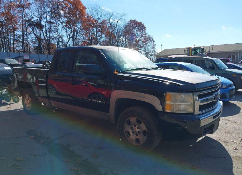2011 Chevrolet Silverado 1500 LT (VIN 1GCRKSEA4BZ145846) main photo