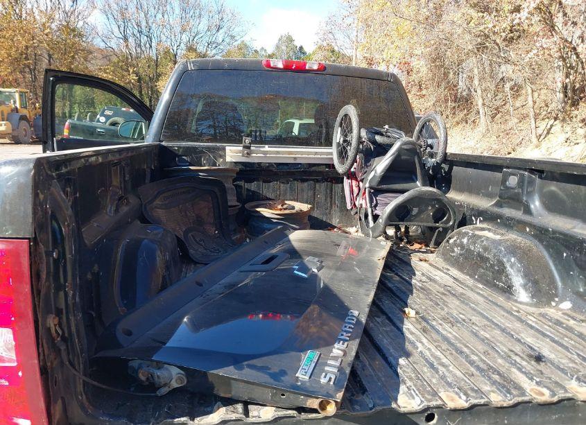 Photo 12 of 2011 Chevrolet Silverado 1500 LT (VIN 1GCRKSEA4BZ145846)