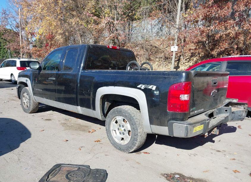 Photo 3 of 2011 Chevrolet Silverado 1500 LT (VIN 1GCRKSEA4BZ145846)
