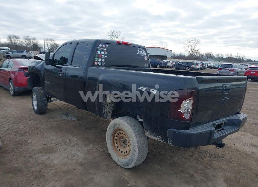 Photo 3 of 2011 Chevrolet Silverado 1500 LTZ (VIN 1GCRKTE30BZ420054)