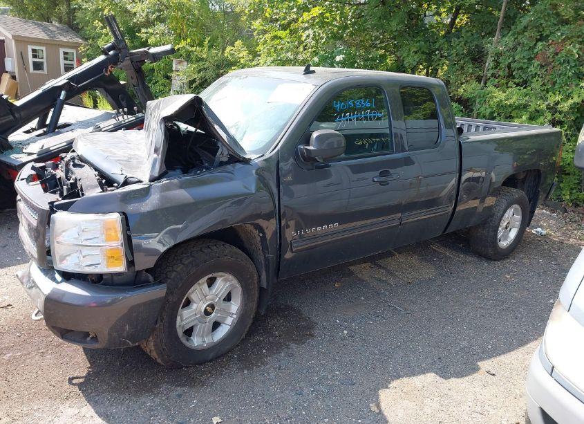 Photo 2 of 2011 Chevrolet Silverado 1500 LTZ (VIN 1GCRKTE39BZ158826)