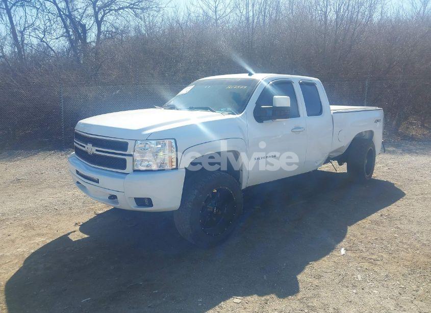 Photo 2 of 2013 Chevrolet Silverado 1500 LTZ (VIN 1GCRKTE76DZ217577)