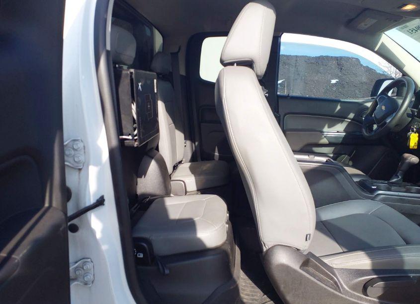 Photo 8 of 2016 Chevrolet Colorado WT (VIN 1GCRTBE13G1268735)