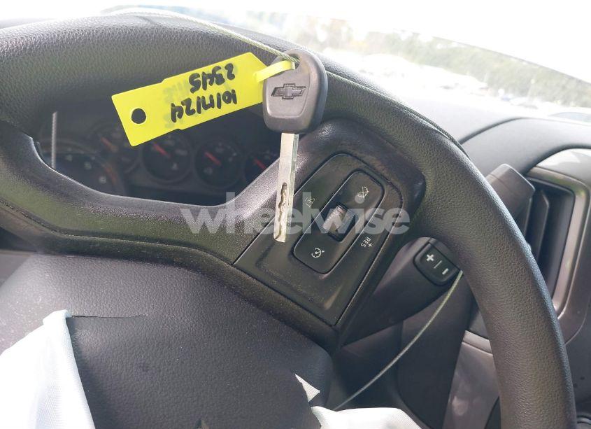 Photo 11 of 2021 Chevrolet Silverado 1500 2WD STANDARD BED WT (VIN 1GCRWAEF3MZ372345)