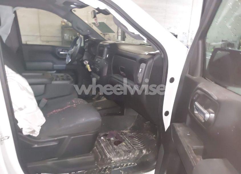 2020 Chevrolet Silverado 1500 2WD DOUBLE CAB STANDARD BED WT (VIN 1GCRWAEF6LZ290561) main photo